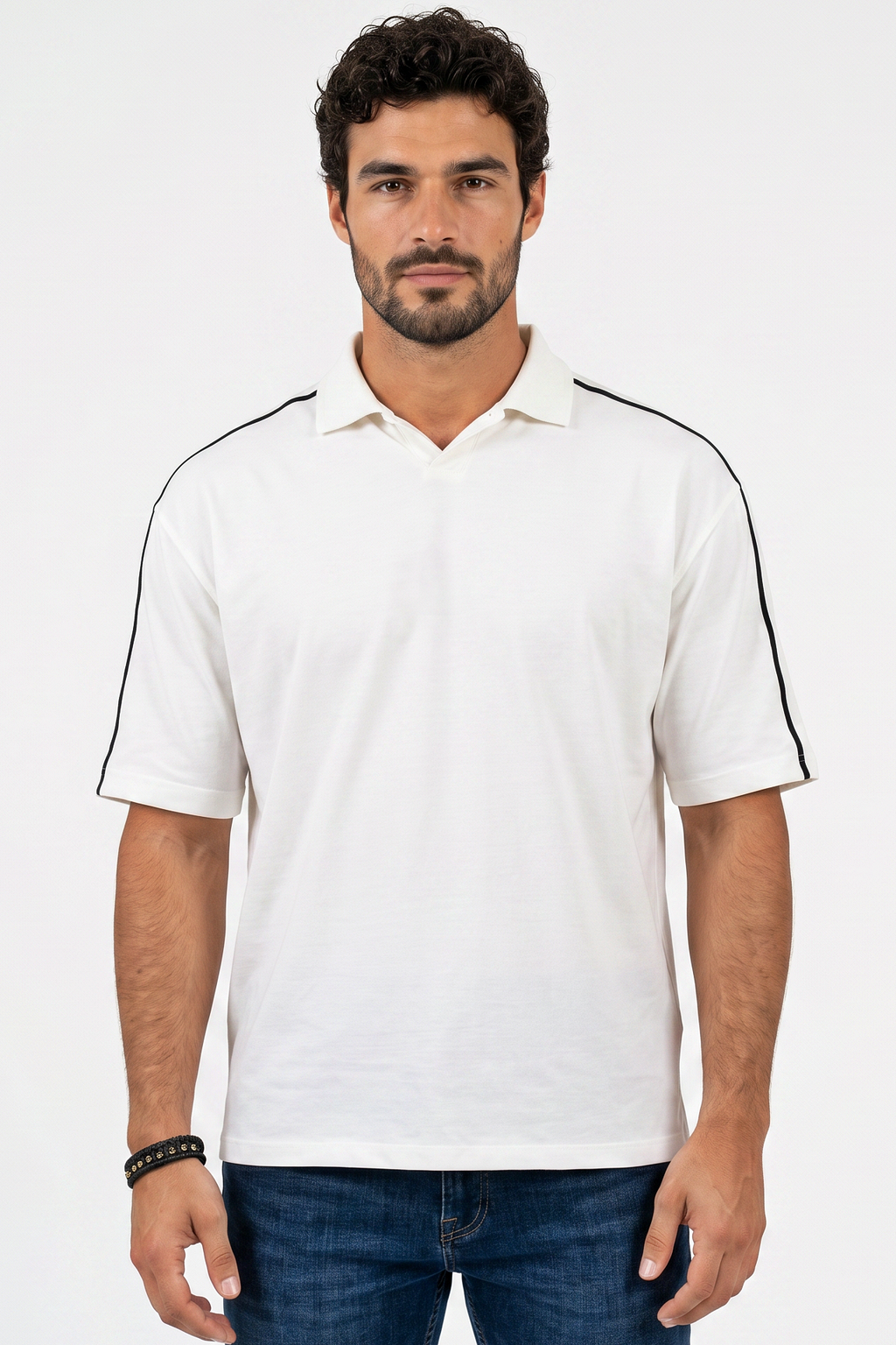 XCED V-neck Collar T-shirt